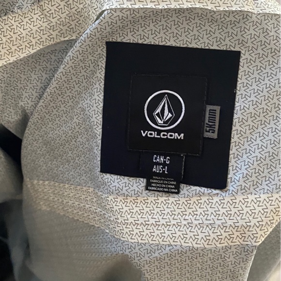 Volcom Rain Jacket - Picture 6 of 14